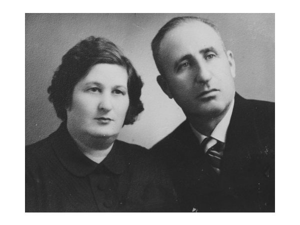 Elizaveta Ariyevich ( Елизавета Семёновна Ариевич ) and Semyon Ariyevich ( Семён Абрамович Ариевич )